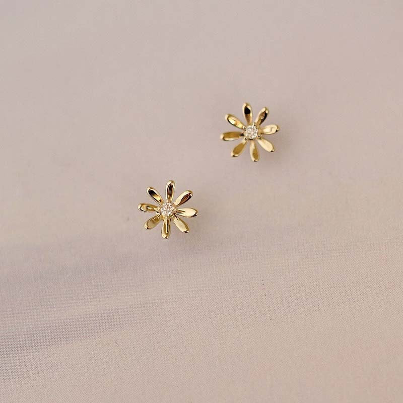 Little Daisys earring studs 9ct solid gold | handmade dainty earring gift | GenY Studio solid gold collection