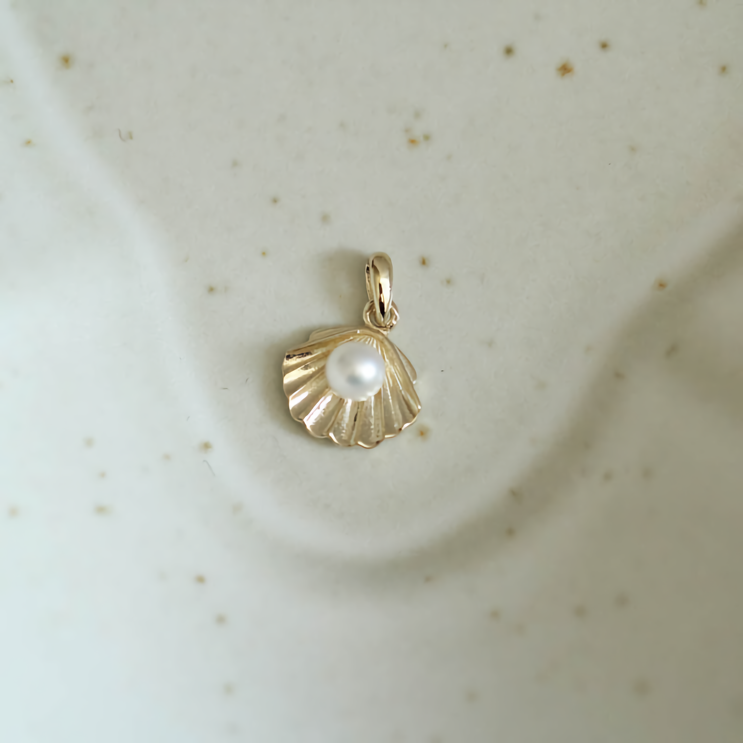 9K Solid Gold Pearl Shell Pendant Necklace | Elegant Handmade Ocean-Inspired Jewelry